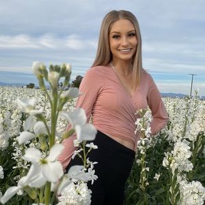 Meet your Posher, Mirella